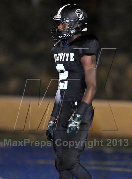 Thumbnail 2 in De La Salle vs. Servite photogallery.