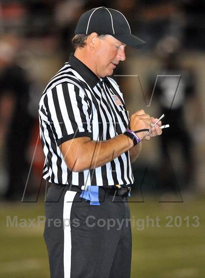 Thumbnail 1 in De La Salle vs. Servite photogallery.