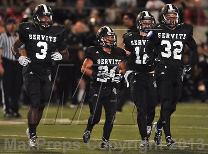 Thumbnail 3 in De La Salle vs. Servite photogallery.