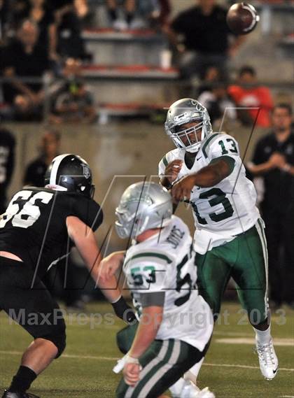 Thumbnail 2 in De La Salle vs. Servite photogallery.