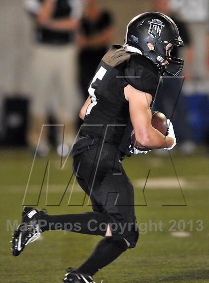 Thumbnail 3 in De La Salle vs. Servite photogallery.
