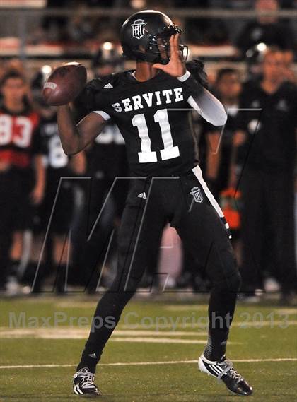 Thumbnail 1 in De La Salle vs. Servite photogallery.