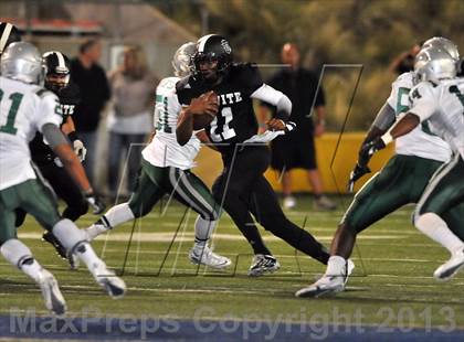 Thumbnail 1 in De La Salle vs. Servite photogallery.
