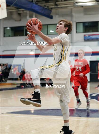 Thumbnail 2 in Peetz vs. Otis photogallery.