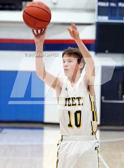 Thumbnail 1 in Peetz vs. Otis photogallery.