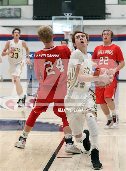 Thumbnail 1 in Peetz vs. Otis photogallery.