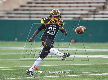 Thumbnail 2 in Follett vs. Richland Springs (UIL 1A Six-Man Final) photogallery.