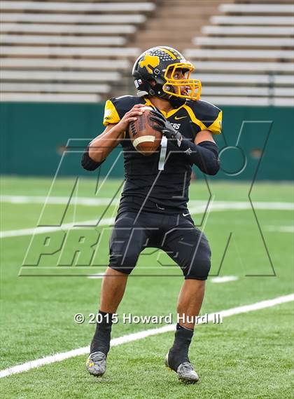 Thumbnail 1 in Follett vs. Richland Springs (UIL 1A Six-Man Final) photogallery.