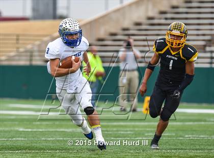 Thumbnail 2 in Follett vs. Richland Springs (UIL 1A Six-Man Final) photogallery.