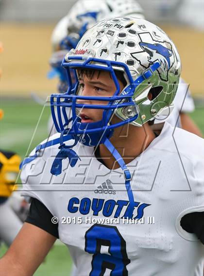 Thumbnail 2 in Follett vs. Richland Springs (UIL 1A Six-Man Final) photogallery.