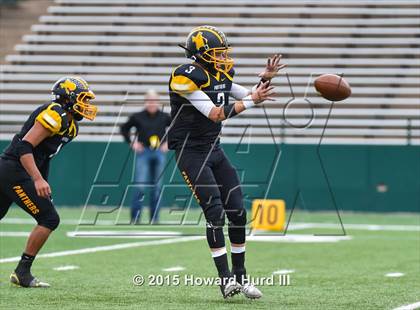 Thumbnail 2 in Follett vs. Richland Springs (UIL 1A Six-Man Final) photogallery.