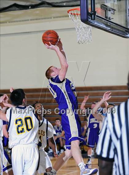 Thumbnail 1 in Islip vs West Babylon (2009 Holiday Tournament) photogallery.