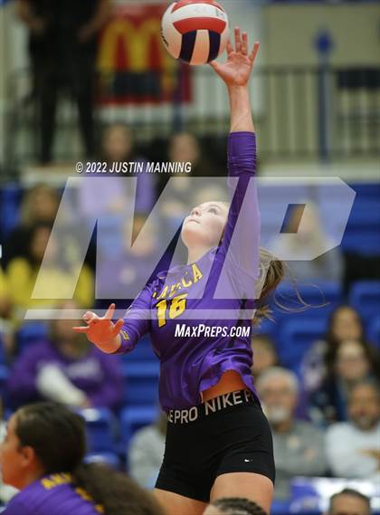 Thumbnail 3 in Lavaca vs. Mansfield (AAA 2A State Final) photogallery.