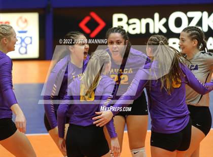 Thumbnail 2 in Lavaca vs. Mansfield (AAA 2A State Final) photogallery.