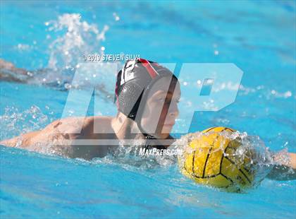 Thumbnail 2 in Harvard-Westlake vs. Huntington Beach (CIF SoCal Regional D1 Semifinal) photogallery.