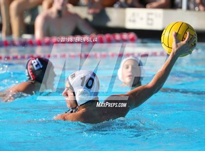 Thumbnail 2 in Harvard-Westlake vs. Huntington Beach (CIF SoCal Regional D1 Semifinal) photogallery.