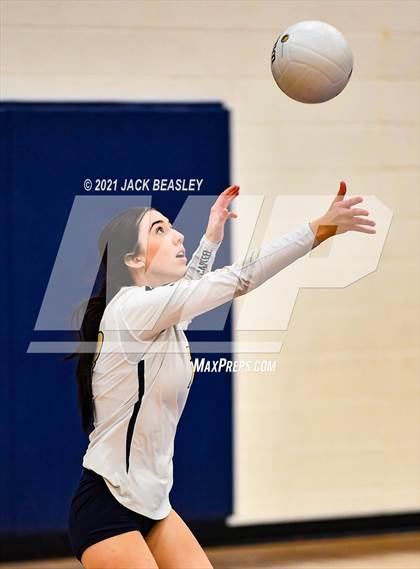 Thumbnail 2 in Desert Mountain @ Casteel photogallery.