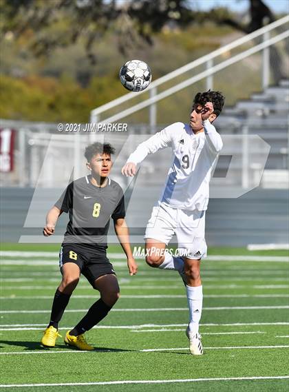 Thumbnail 2 in Victoria East vs. Seguin (Dripping Springs Invitational) photogallery.