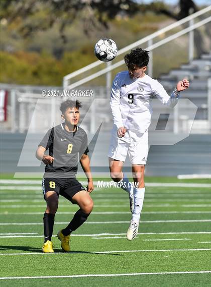 Thumbnail 3 in Victoria East vs. Seguin (Dripping Springs Invitational) photogallery.