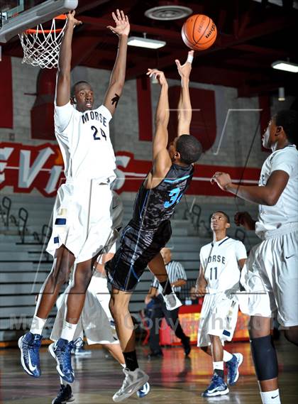 Thumbnail 2 in Morse Vs Eastlake (Xtreme Glass Invitational) photogallery.