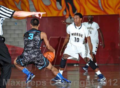 Thumbnail 2 in Morse Vs Eastlake (Xtreme Glass Invitational) photogallery.