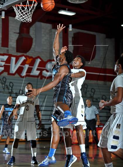 Thumbnail 1 in Morse Vs Eastlake (Xtreme Glass Invitational) photogallery.