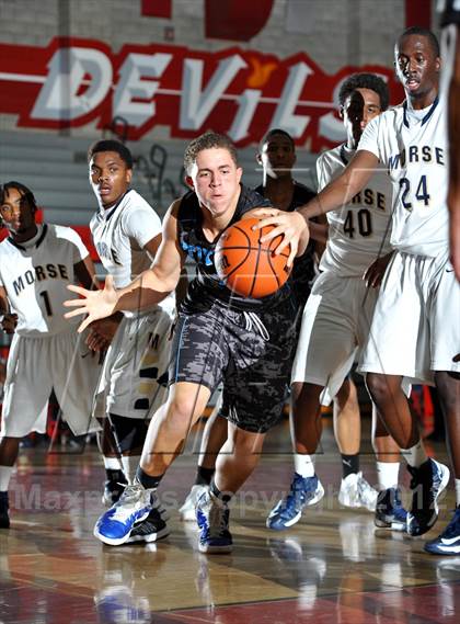 Thumbnail 2 in Morse Vs Eastlake (Xtreme Glass Invitational) photogallery.