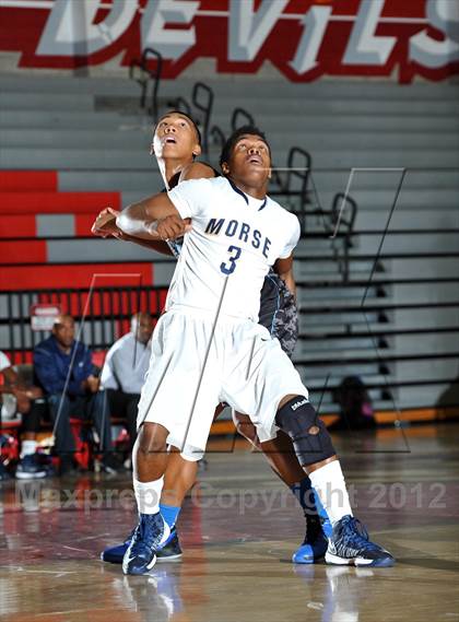 Thumbnail 3 in Morse Vs Eastlake (Xtreme Glass Invitational) photogallery.