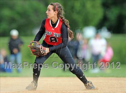 Thumbnail 3 in East Islip vs MacArthur (NYSPHSAA Class AA Regional Final) photogallery.