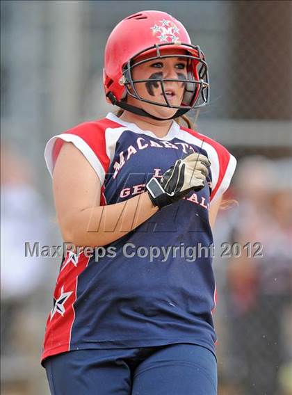 Thumbnail 2 in East Islip vs MacArthur (NYSPHSAA Class AA Regional Final) photogallery.