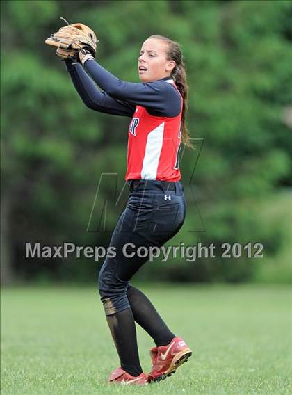 Thumbnail 3 in East Islip vs MacArthur (NYSPHSAA Class AA Regional Final) photogallery.