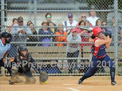 Thumbnail 2 in East Islip vs MacArthur (NYSPHSAA Class AA Regional Final) photogallery.