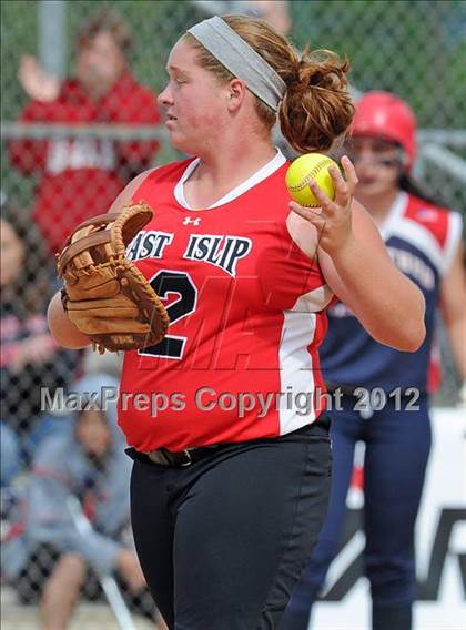 Thumbnail 2 in East Islip vs MacArthur (NYSPHSAA Class AA Regional Final) photogallery.