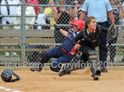 Thumbnail 1 in East Islip vs MacArthur (NYSPHSAA Class AA Regional Final) photogallery.