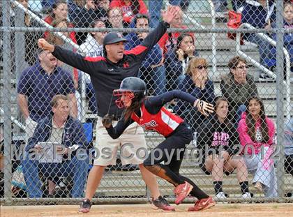 Thumbnail 3 in East Islip vs MacArthur (NYSPHSAA Class AA Regional Final) photogallery.