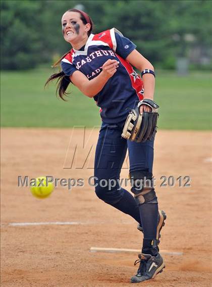 Thumbnail 3 in East Islip vs MacArthur (NYSPHSAA Class AA Regional Final) photogallery.
