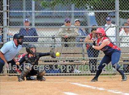 Thumbnail 2 in East Islip vs MacArthur (NYSPHSAA Class AA Regional Final) photogallery.
