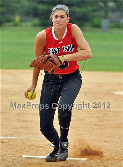 Thumbnail 2 in East Islip vs MacArthur (NYSPHSAA Class AA Regional Final) photogallery.
