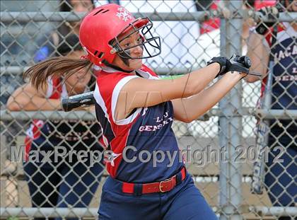 Thumbnail 3 in East Islip vs MacArthur (NYSPHSAA Class AA Regional Final) photogallery.