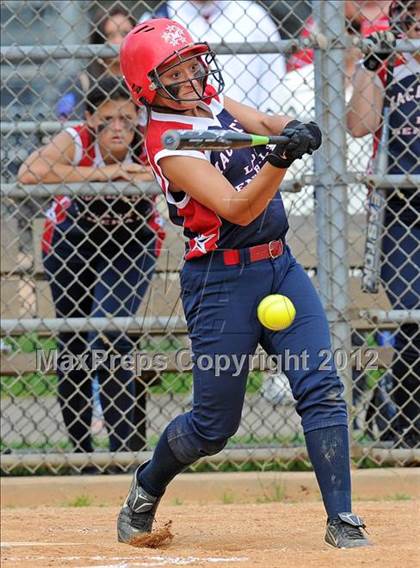 Thumbnail 1 in East Islip vs MacArthur (NYSPHSAA Class AA Regional Final) photogallery.