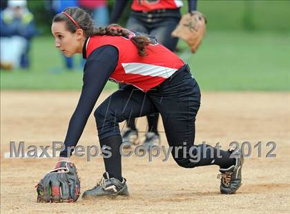 Thumbnail 2 in East Islip vs MacArthur (NYSPHSAA Class AA Regional Final) photogallery.