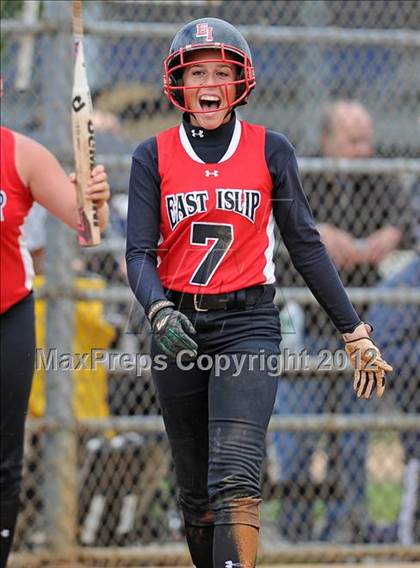 Thumbnail 3 in East Islip vs MacArthur (NYSPHSAA Class AA Regional Final) photogallery.