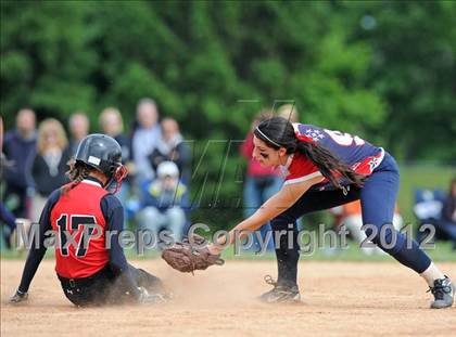 Thumbnail 2 in East Islip vs MacArthur (NYSPHSAA Class AA Regional Final) photogallery.