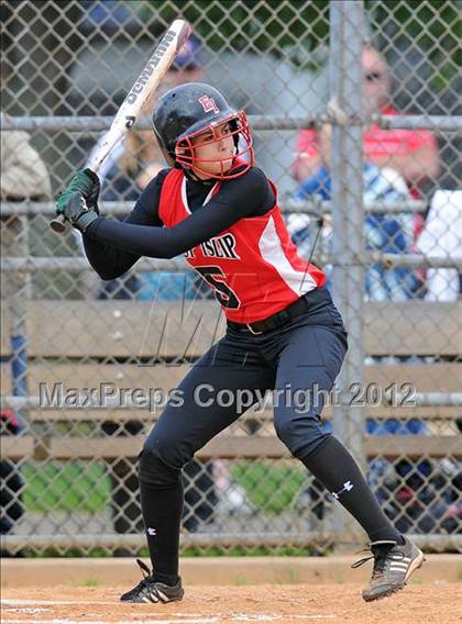 Thumbnail 3 in East Islip vs MacArthur (NYSPHSAA Class AA Regional Final) photogallery.