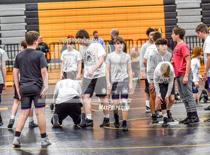 Thumbnail 2 in Shawnee Mission West Invitational photogallery.