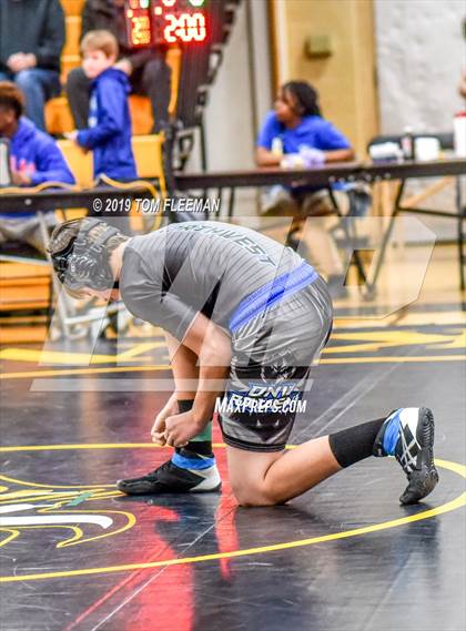 Thumbnail 3 in Shawnee Mission West Invitational photogallery.