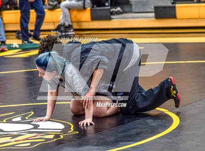 Thumbnail 2 in Shawnee Mission West Invitational photogallery.