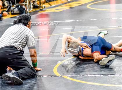 Thumbnail 2 in Shawnee Mission West Invitational photogallery.