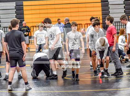 Thumbnail 1 in Shawnee Mission West Invitational photogallery.
