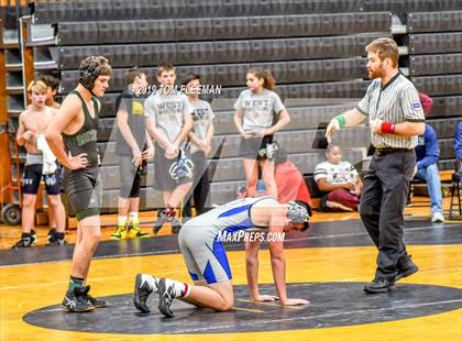 Thumbnail 3 in Shawnee Mission West Invitational photogallery.